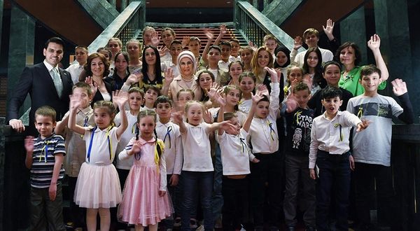 Emine Erdoğan, savaş mağduru Ukraynalı çocuklarla iftar sofrasında buluştu