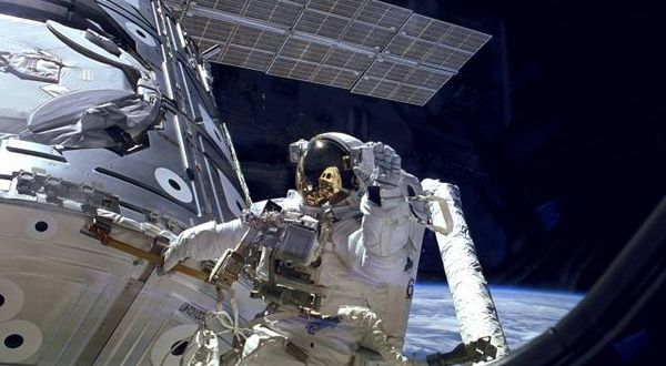 NASA'da alarm! Astronotun kaskına su doldu
