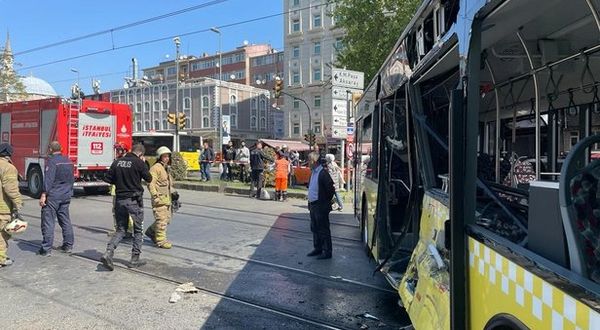 Fatih'te Tramvay ve İETT otobüsü çarpıştı