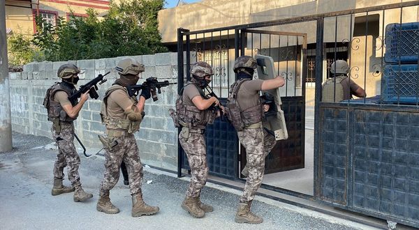 Mersin'de 20 PKK/KCK şüphelisi hakkında gözaltı kararı