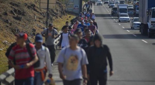 Meksika sınırından ABD'ye yeni göçmen akını