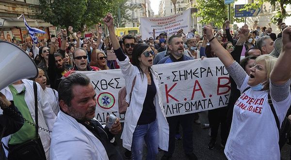 Yunanistan'da sağlık çalışanları grev yaptı!