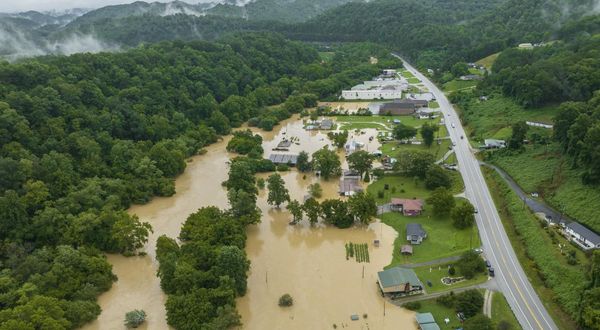 ABD'nin Kentucky eyaletinde sel nedeniyle 8 kişi öldü