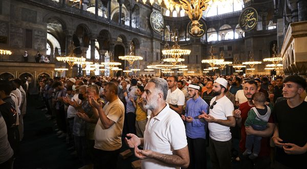 Ayasofya Camii'nde 15 Temmuz şehitleri için mevlit okutuldu