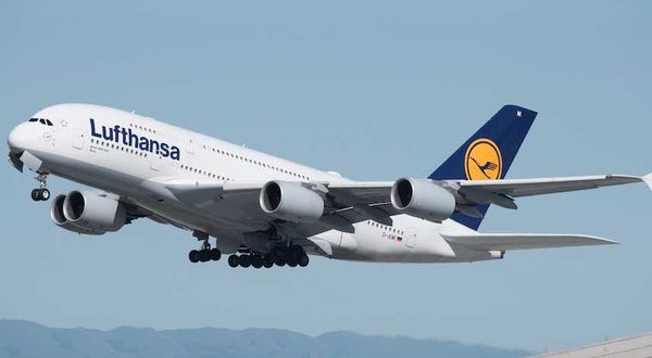 Lufthansa pilotlarından grev için onay