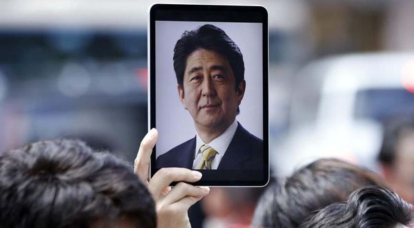 Suikast sonucu hayatını kaybeden Şinzo Abe'nin partisi seçimleri kazandı
