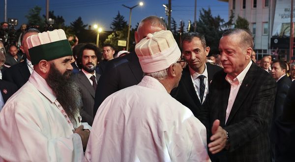 Başkan Erdoğan: Gönül sultanlarının dualarına borçlu olduğumuzu biliyoruz