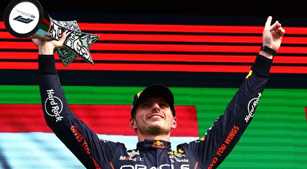 Max Verstappen, Hollanda GP'yi kazandı; evinde zafer turunu attı