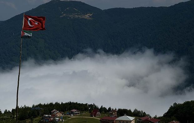 Bulutların üzerindeki Handüzü Yaylası