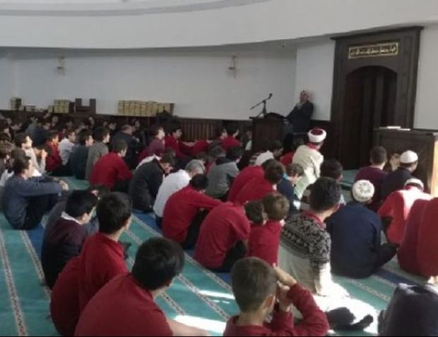 Ataşehir İlçe Milli Eğitim Müdürlüğünden örnek uygulama! Ders saatleri cuma namazına göre düzenlenecek