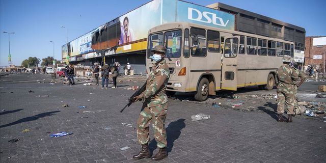 Güney Afrika'daki protestolarda 32 kişi hayatını kaybetti