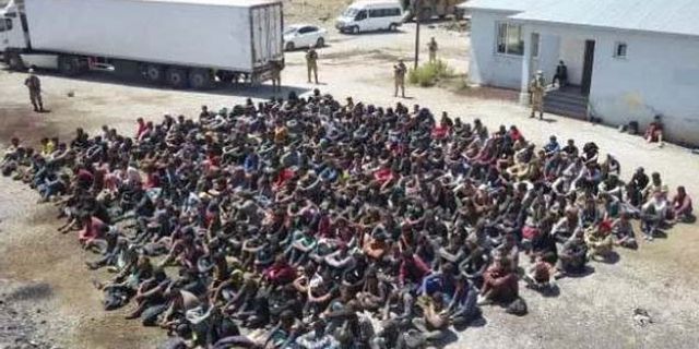 Yılbaşından bu yana 120 bine yakın düzensiz göçmen sınır dışı edildi