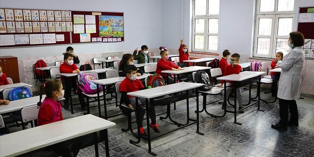 Bakan Özer: "Okulların kapatılması söz konusu değil"