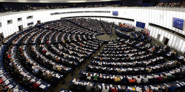 Avrupa Parlamentosu'nda yolsuzluk soruşturması genişliyor