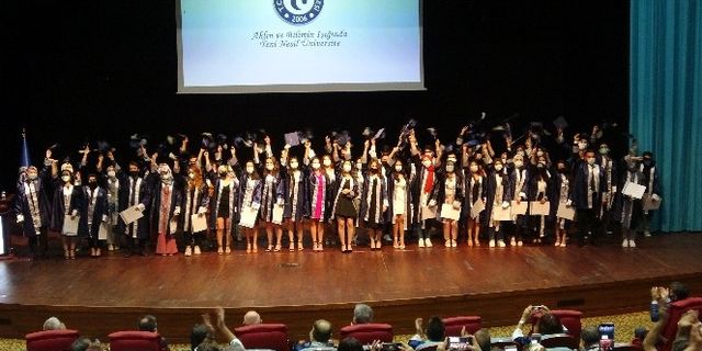 Uşak Üniversitesi'nde gecikmeli mezuniyet töreni heyecanı!