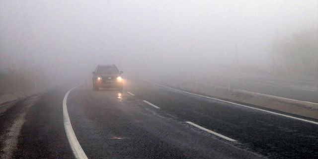 Çankırı-Kastamonu kara yolunda sis ulaşımı olumsuz etkiliyor