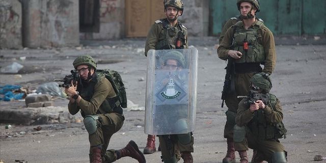 İşgalci İsrail güçleri Batı Şeria'da 27 Filistinliyi gözaltına aldı