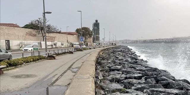 Lodos Marmara Denizi'nde ulaşımı sekteye uğrattı