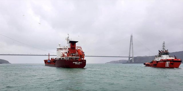 İstanbul Boğazı, gemi trafiğine kapatıldı
