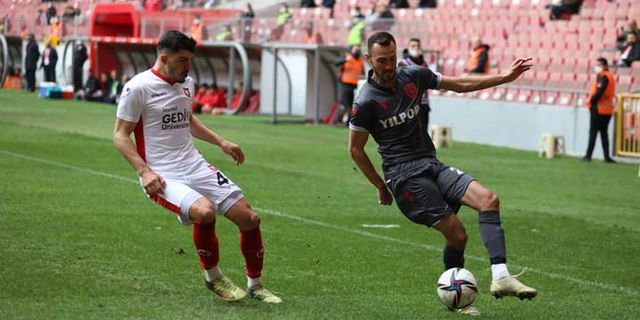 Samsunspor, Uşakspor'u 4-0 yenerek bir üst tura yükseldi