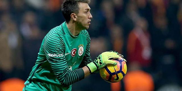 Galatasaray'da Muslera döndü, üç isim kadroya dahil edilmedi