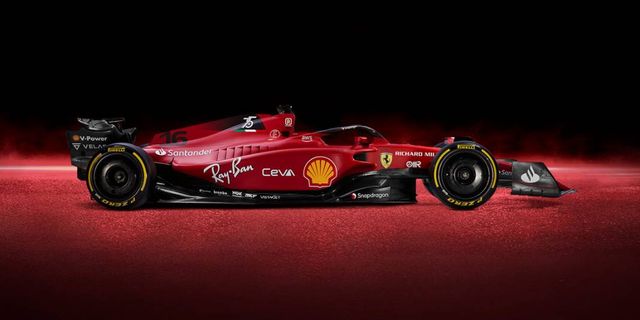 Ferrari'nin 'F1-75' isimli yeni aracını tanıttı! İşte o araç...