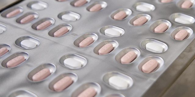 Çin, Pfizer'ın Kovid-19 ilacına acil kullanım onayı verdi