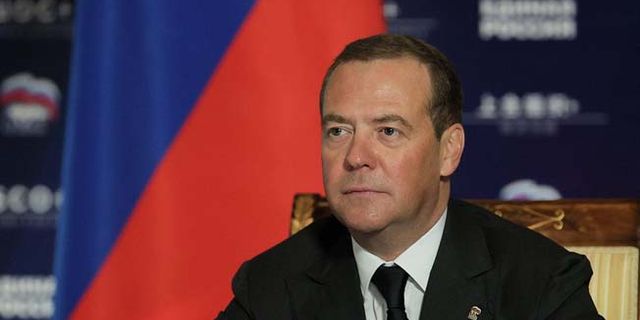 Medvedev'den Ukrayna'ya: Kırım'a saldırı olursa Ukrayna'yı kıyamet bekliyor