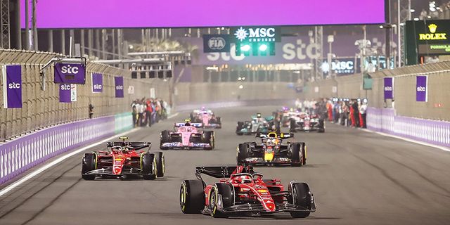 F1 Suudi Arabistan Grand Prix'sini son dünya şampiyonu Verstappen kazandı