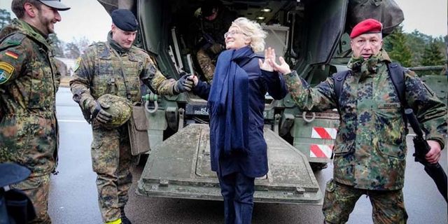 Savunma Bakanı Lambrecht, Almanları utandırdı