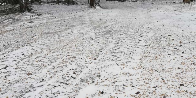 Yozgat, Sivas ve Nevşehir'e nisanda kar yağdı