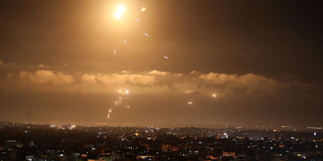 İsrail ordusu, Gazze'den bir roket atıldığını duyurdu