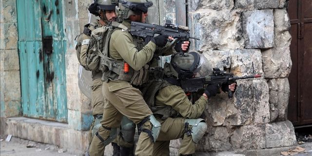 İşgalci İsrail askerleri Batı Şeria'da Filistinli bir genci öldürdü