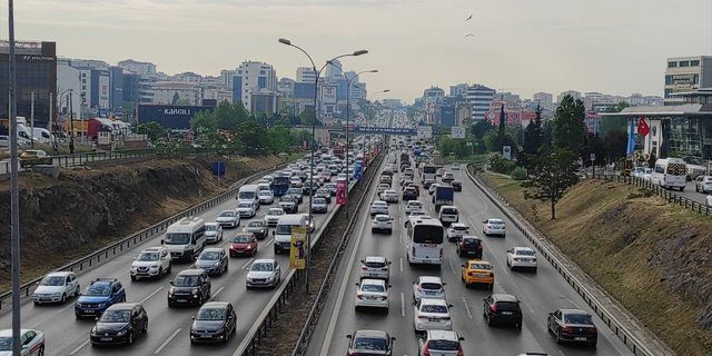 İstanbul'da sabah saatlerinde trafikte yoğunluk yaşanıyor