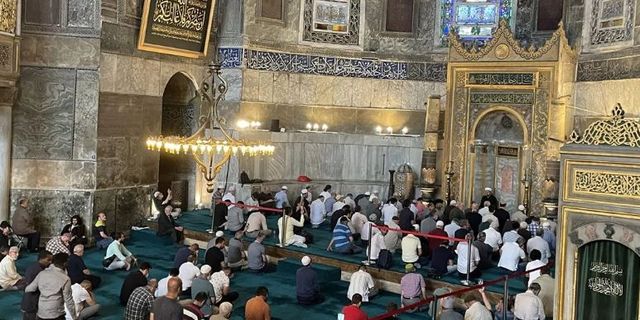 Necip Fazıl Kısakürek için Ayasofya'da hatim duası yapıldı