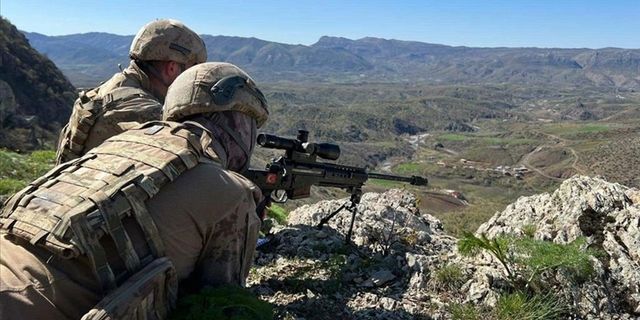 Barış Pınarı ve Fırat Kalkanı bölgelerinde 10 PKK/YPG'li terörist öldürüldü