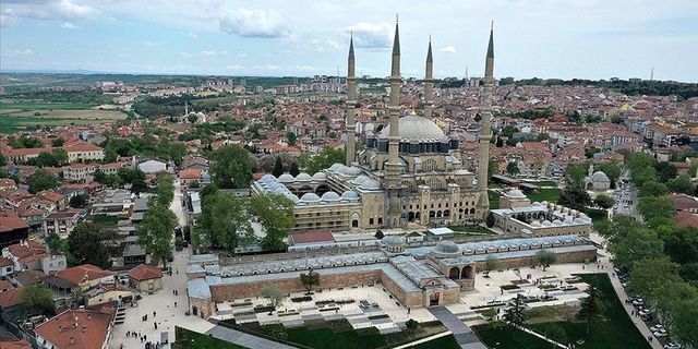 Selimiye Meydanı restore edilerek yeni bir görünüme kavuştu