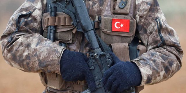 Zeytin Dalı ve Barış Pınarı Harekatı bölgelerinde 19 PKK'lı terörist öldürüldü