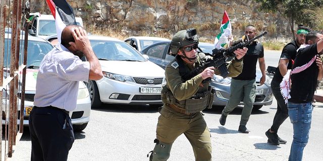 İşgalci İsrail güçleri Filistinlilere saldırdı!