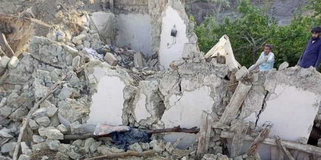 Afganistan'da 5.9 büyüklüğünde deprem: 255 ölü