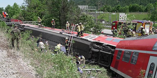 Almanya'da korkunç tren kazası: 4 ölü!