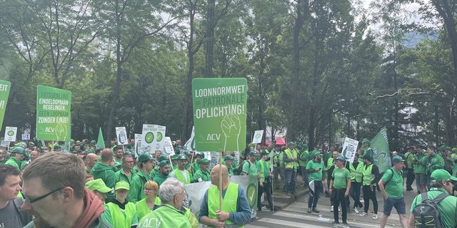 Brüksel'de yaklaşık 80 bin kişi hayat pahalılığını protesto etti