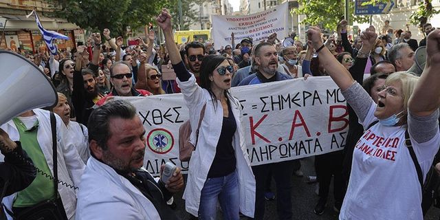 Yunanistan'da sağlık çalışanları grev yaptı!