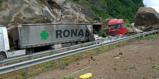 Artvin'de heyelan: Ölü ve yaralılar var