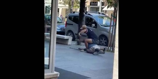 İtalya'da siyahi seyyar satıcı sokak ortasında dövülerek öldürüldü