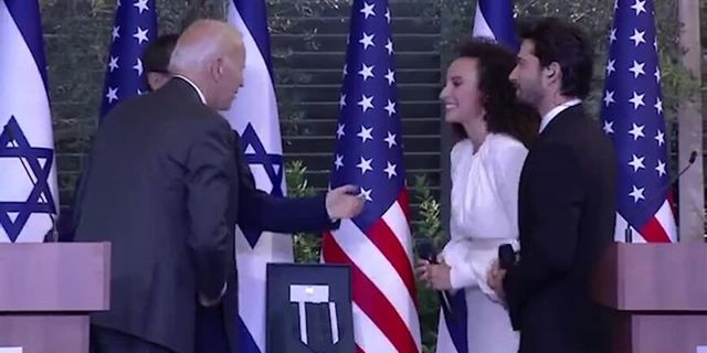 İsrailli kadın şarkıcının dini gerekçeyle Biden'ın elini sıkmaması gündem oldu