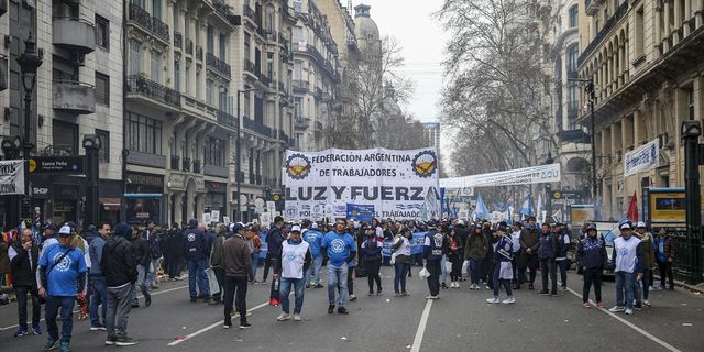 Arjantin'de binlerce kişiden hayat pahalılığı protestosu