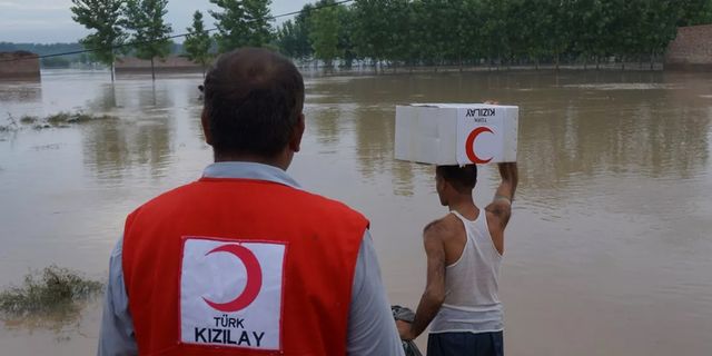 Türk Kızılay'dan muson yağmurlarından muzdarip Pakistan'a yardım