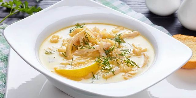 Avgolemono çorbası tarifi, Avgolemono çorbası (Yunan usulü terbiyeli tavuk çorbası) nasıl yapılır?