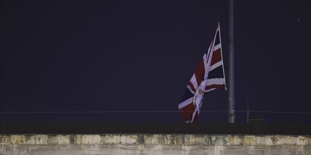 İngiltere'nin İstanbul Başkonsolosluğu'ndaki bayrak yarıya indirildi
